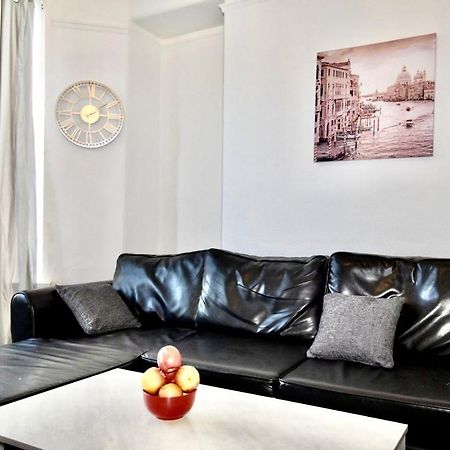 Come On In Villa Понтиприд Екстериор снимка